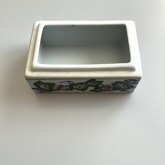 NEW FIFTH AVENUE LTD VINTAGE CERAMIC JEWELRY TRINKET BOX - Picture 11 of 11